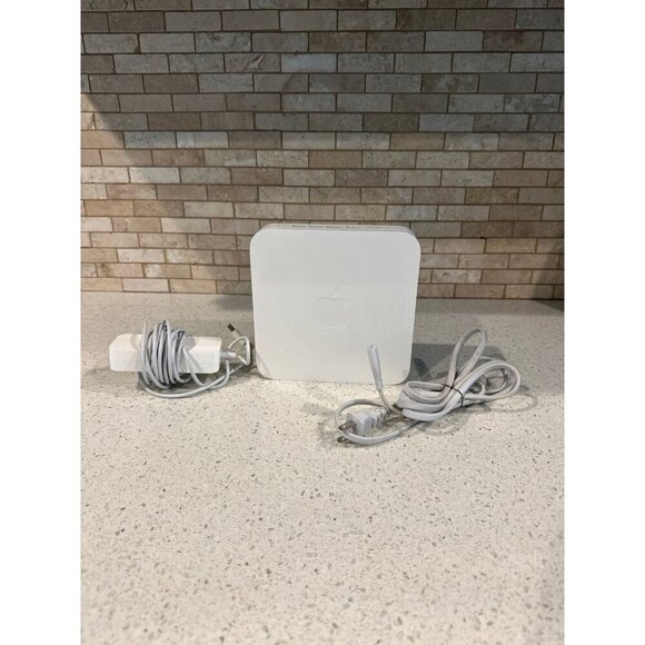 Apple A1143 White AirPort Extreme Base Station Wireless Router - Picture 1 of 5